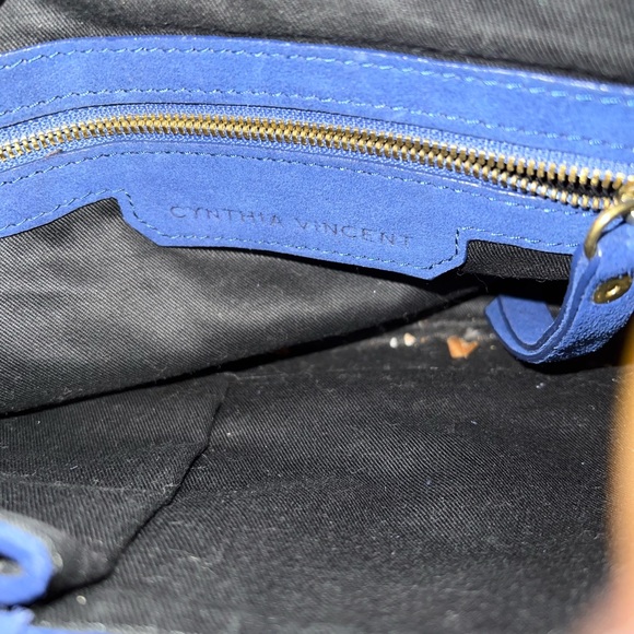 Cynthia Vincent - royal blue crossbody bag - Picture 3 of 3